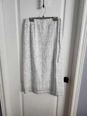 New Jones New York White Midi Skirt with Blue Paisley Print